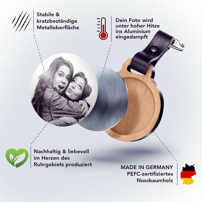Premium Schlüsselanhänger aus Eichenholz mit kratzfestem Foto und Gravur "Ehemann, Papa, Grillmeister, Held"